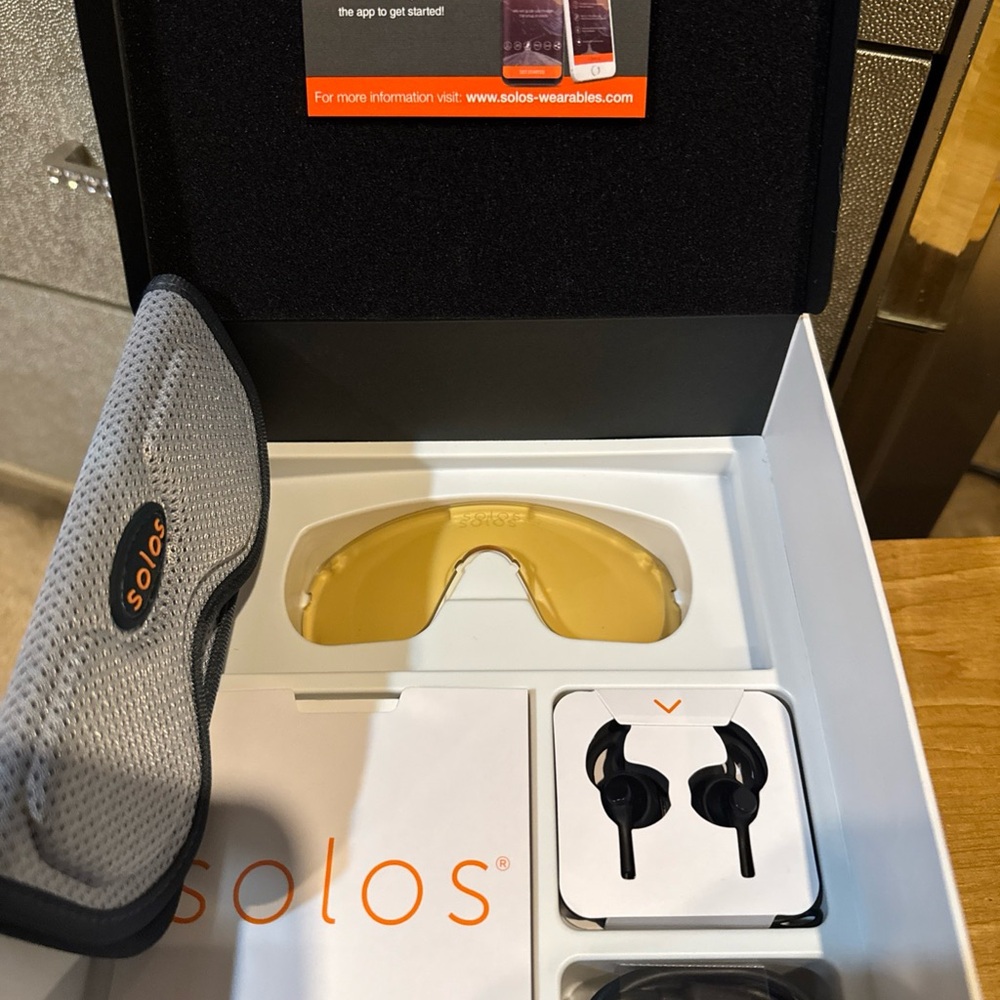 Smart glasses - Picture 3 of 3